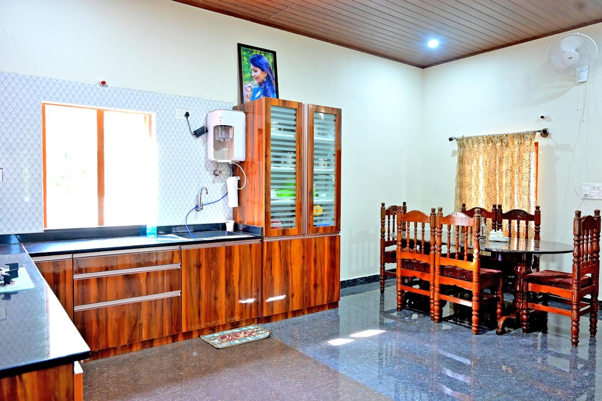 Hulihara Homestay - Full Villa, Coffee Estate & Balcony View Sakleshpur Exterior foto